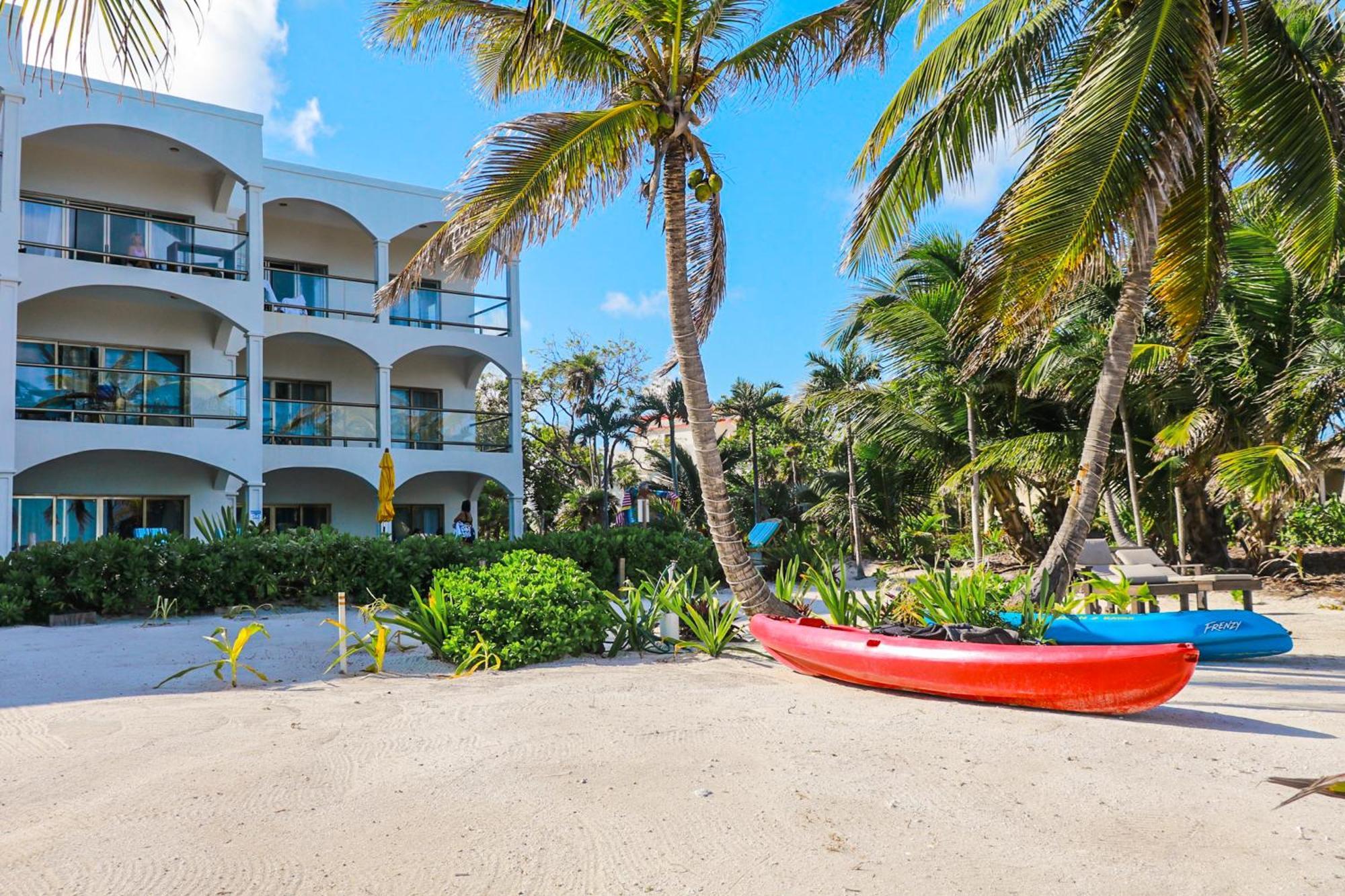Blue Water Beach Villas San Pedro  Room photo