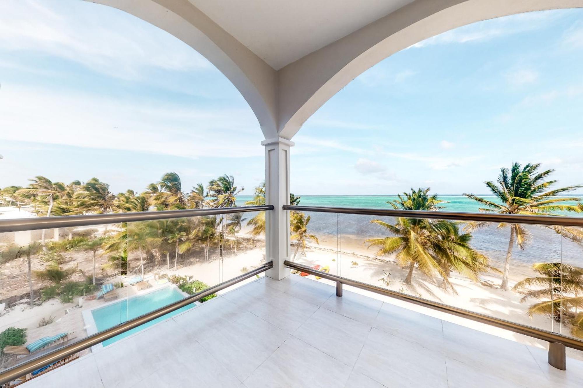 Blue Water Beach Villas San Pedro  Room photo