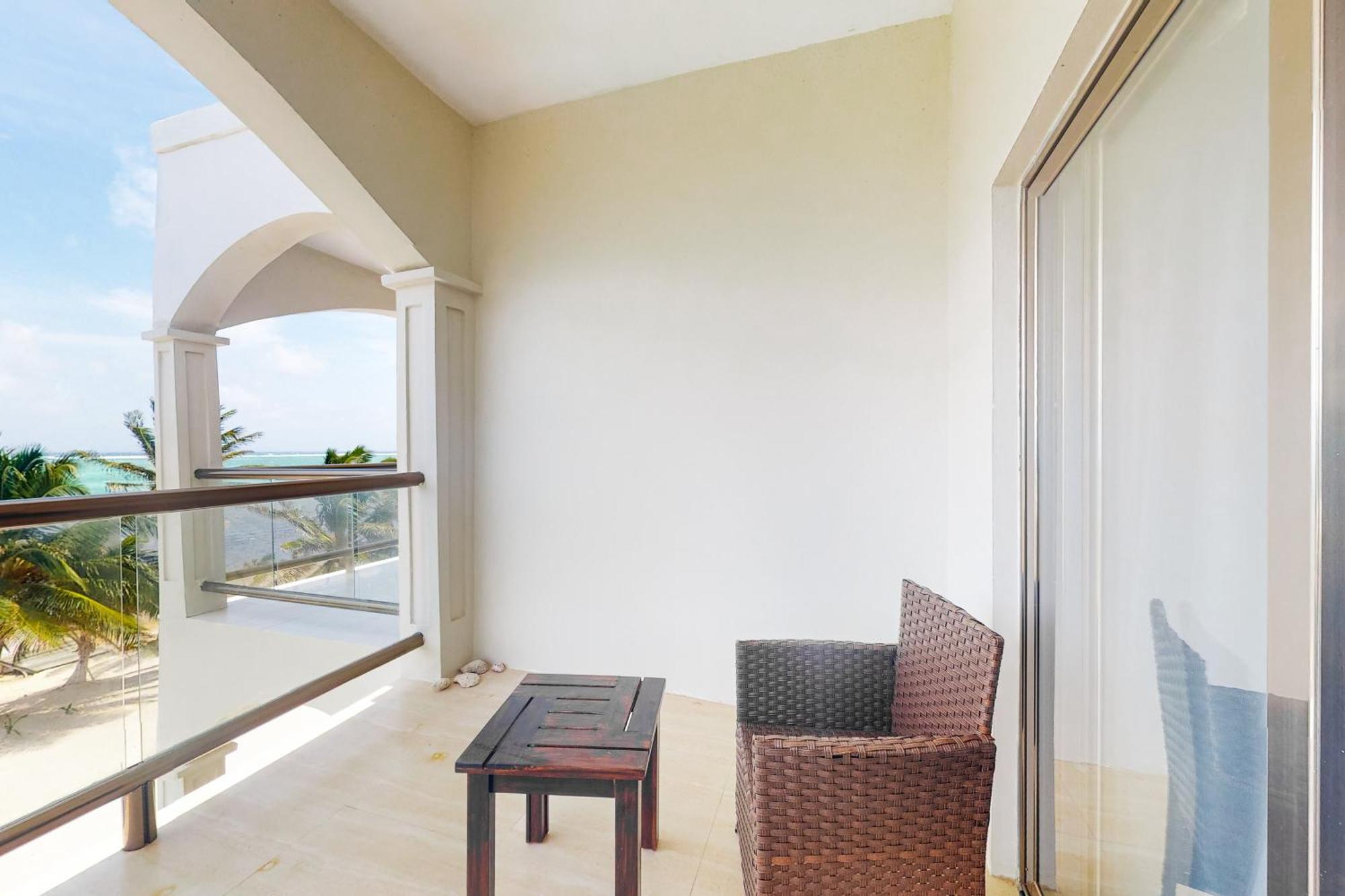 Blue Water Beach Villas San Pedro  Room photo