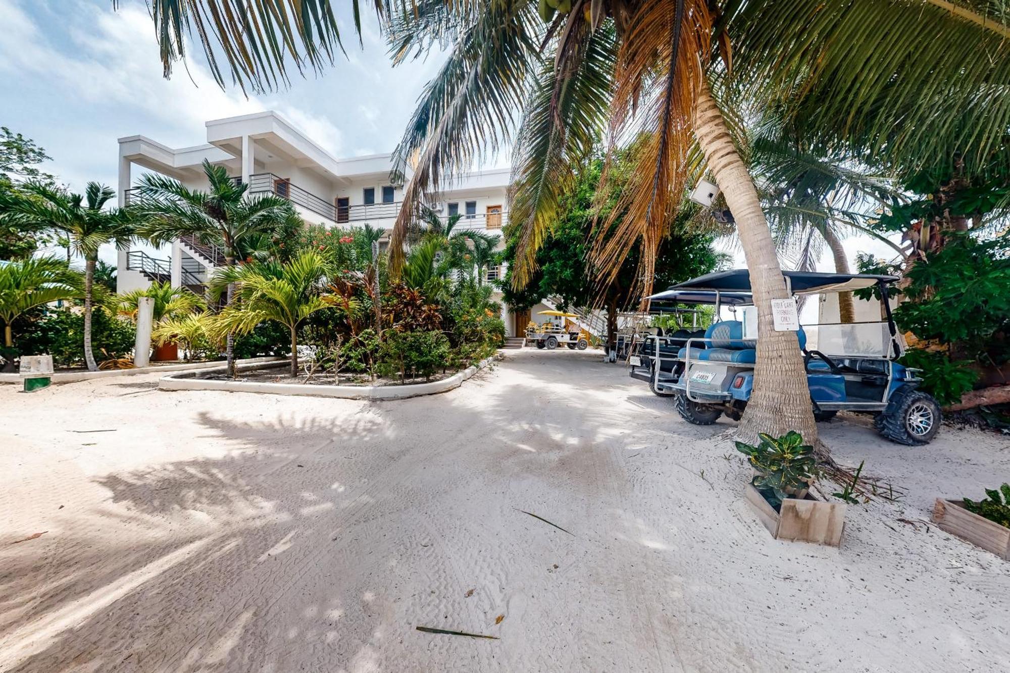 Blue Water Beach Villas San Pedro  Room photo