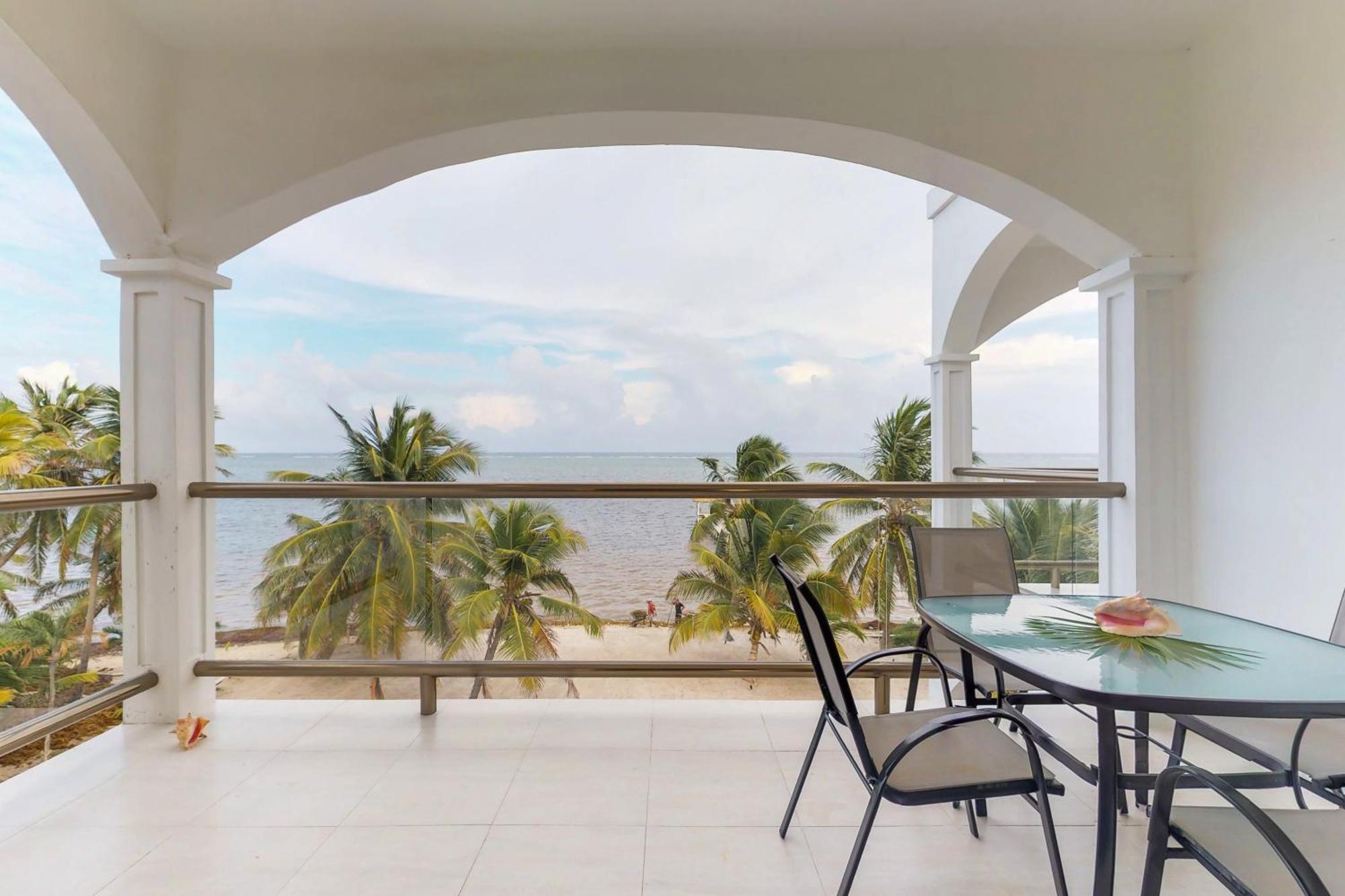 Blue Water Beach Villas San Pedro  Room photo
