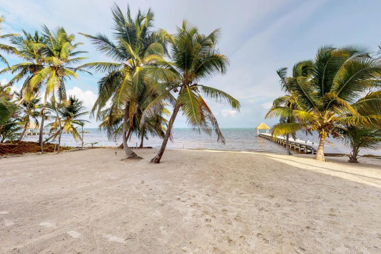Blue Water Beach Villas San Pedro  Exterior photo