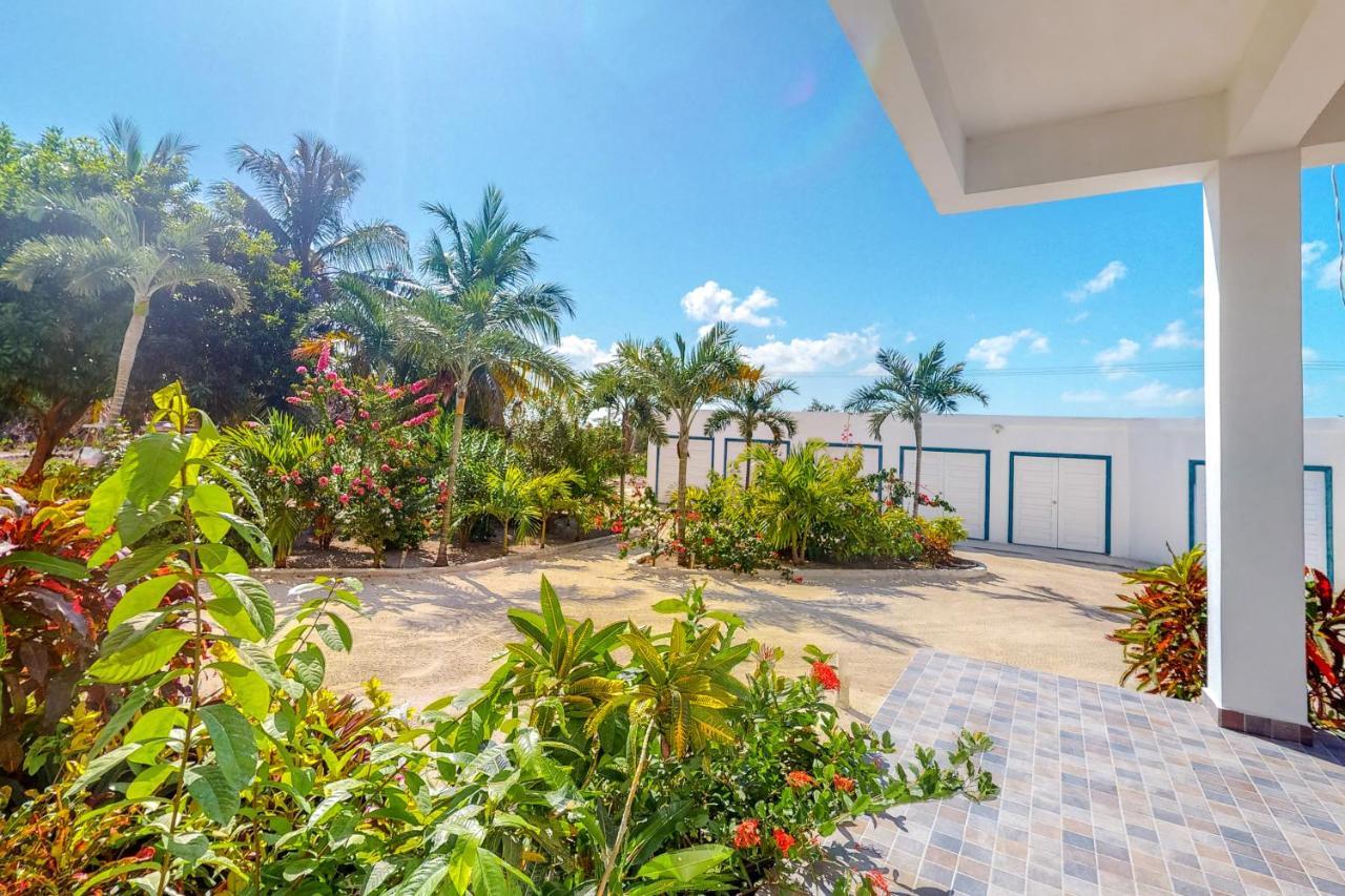 Blue Water Beach Villas San Pedro  Exterior photo