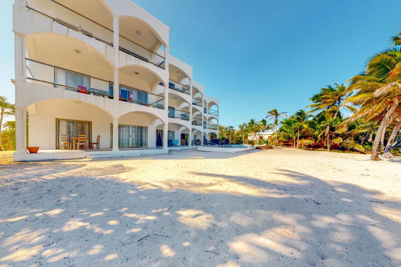 Blue Water Beach Villas San Pedro  Exterior photo